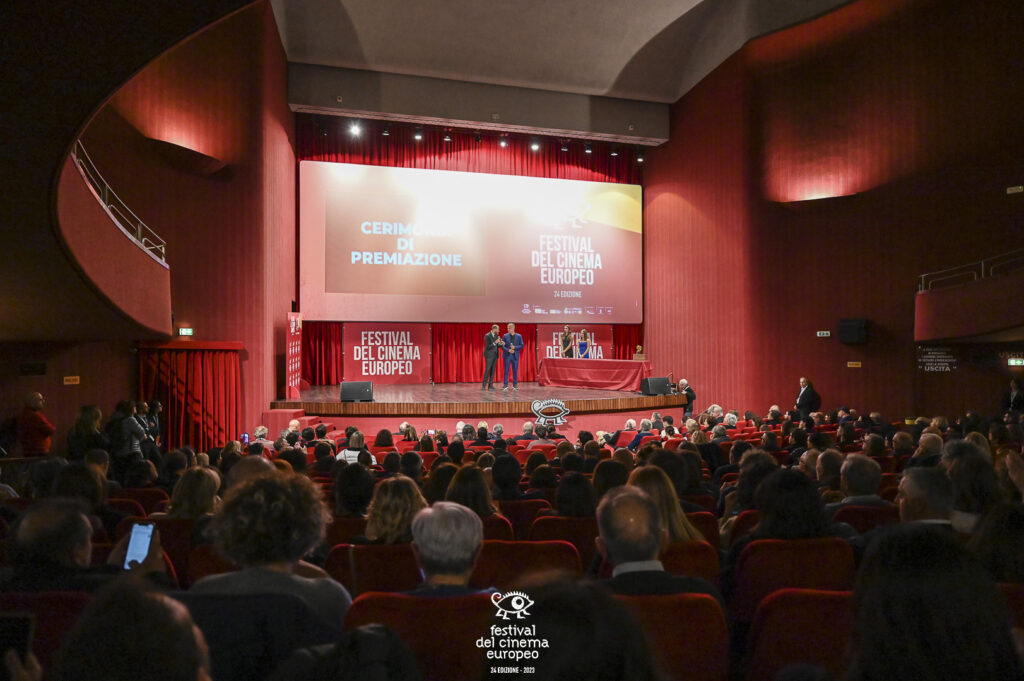 Festival del Cinema Europeo di Lecce, sala gremita durante una proiezione