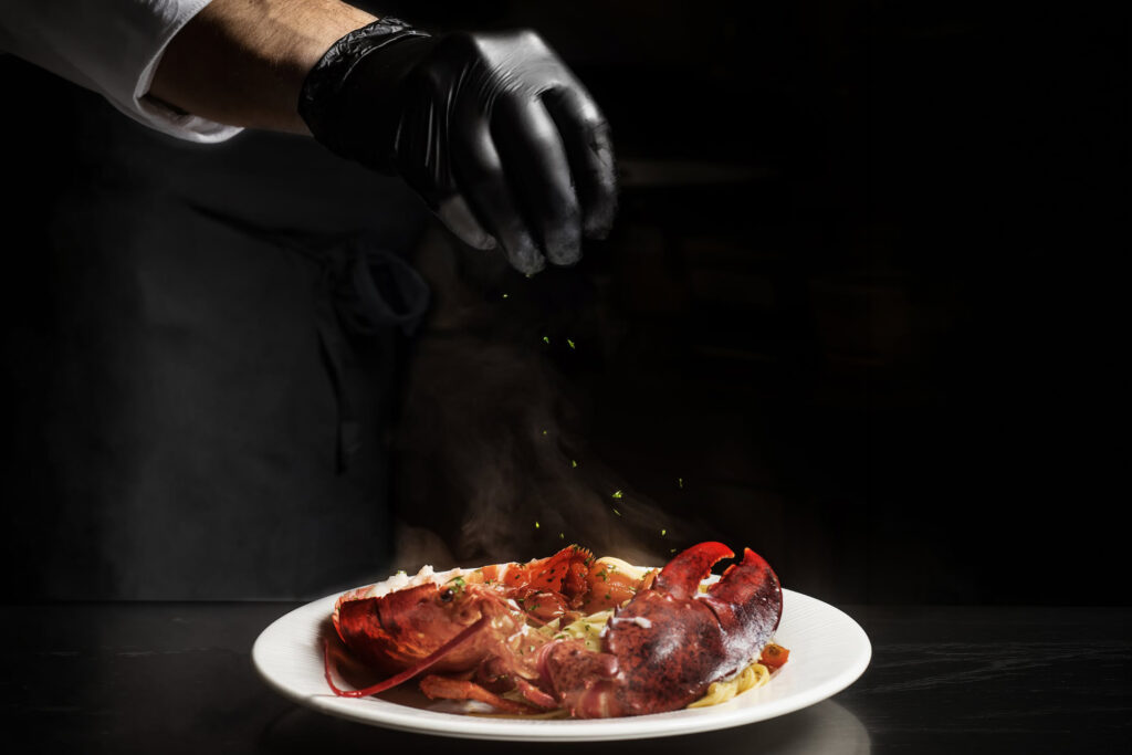 Azzurra Apart Hotel, aragosta servita al bistrot